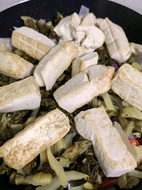 酸菜水豆腐鱼头煲