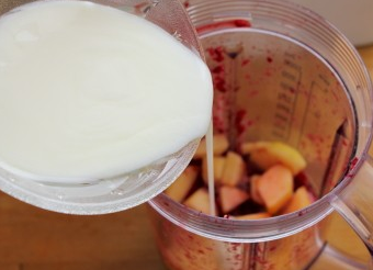 石榴雪梨思慕雪的制作方法