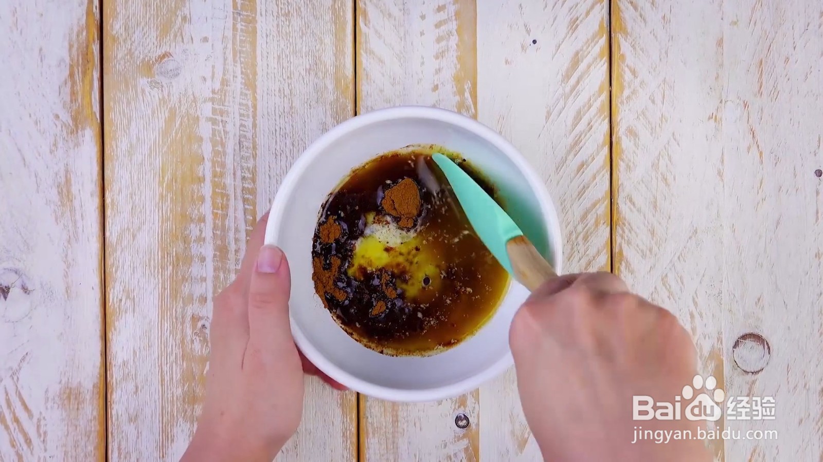 如何制作肉桂卷松饼