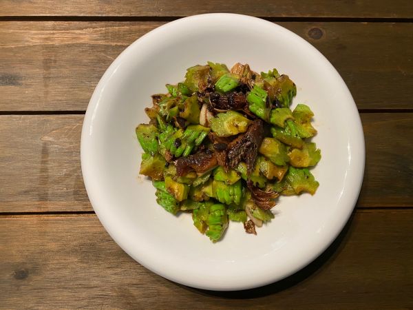 豆豉鲮鱼炒苦瓜