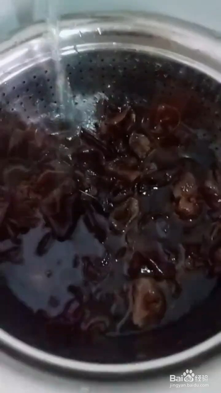 超级好吃下饭的酸辣木耳怎样做