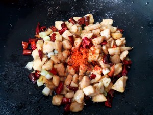【宫保鸡丁】的做法详细教程(精品)