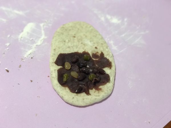 全麦豆沙馅软欧
