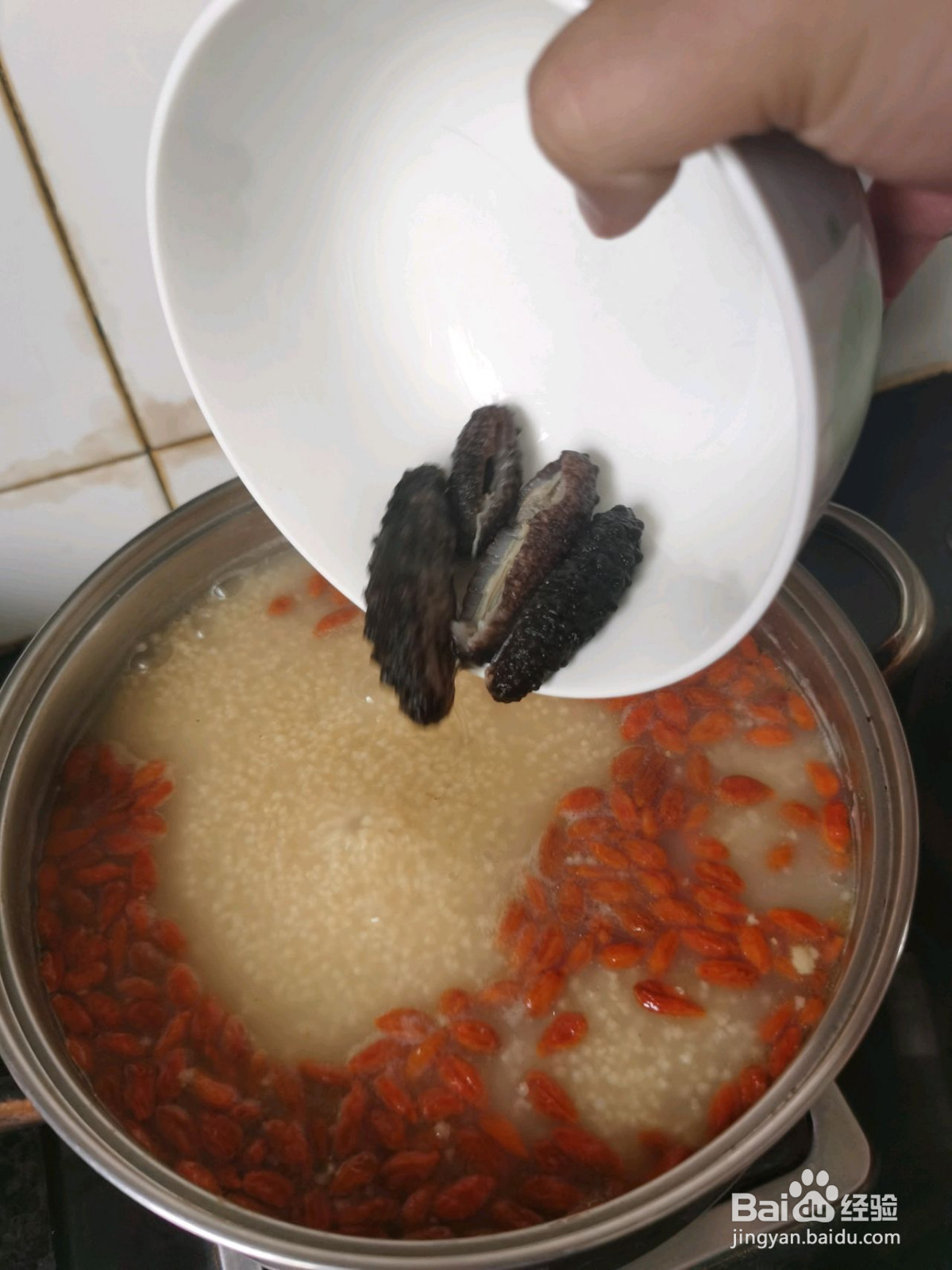 垂涎欲滴小米海参粥的做法