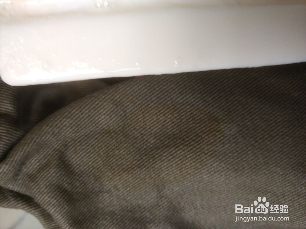 碘酒、碘伏弄到衣服上了怎么办?