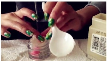 自制唇部磨砂膏