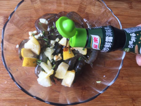 迷迭香柠檬烤虾