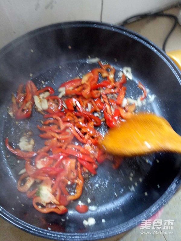 辣椒炒皮蛋豆腐