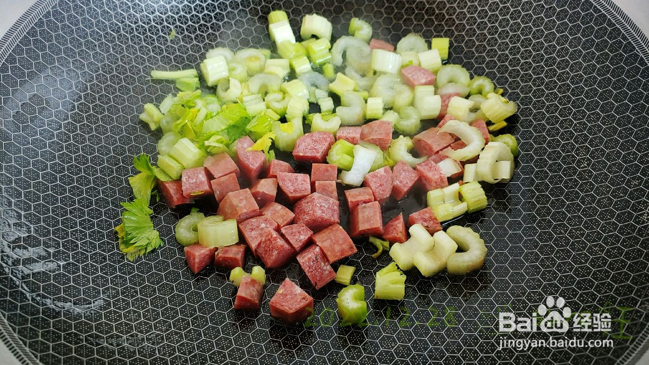 肉酱杂蔬焖意面的做法