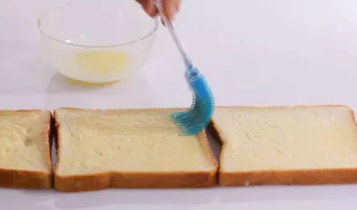 香 蕉 烤 吐 司的做法