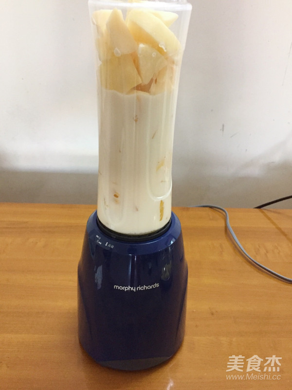 菠萝苹果奶昔