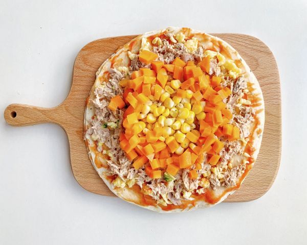 免揉面低卡低脂薄饼金枪鱼披萨