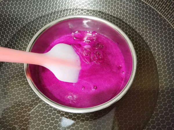 爱心白巧克力夹心慕斯蛋糕