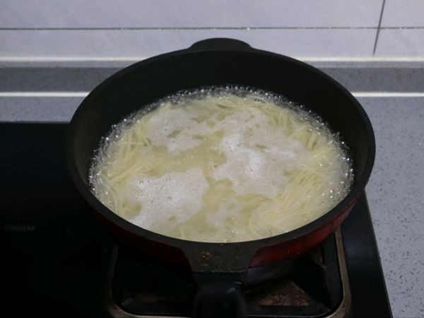 东北麻酱拌冷面