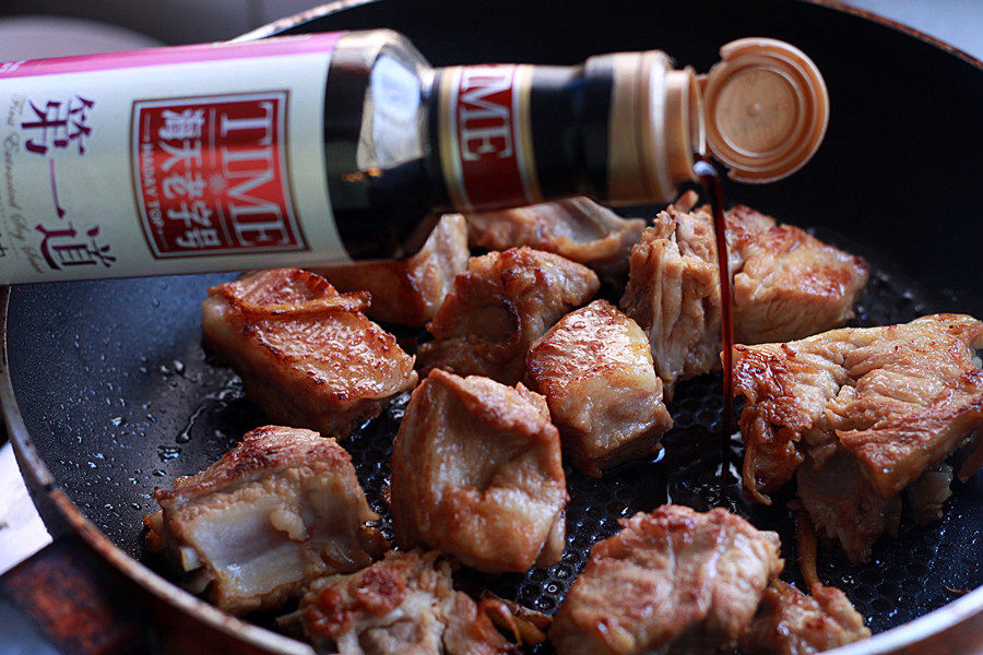 想吃排骨香菇焖饭？看完就能轻松学会