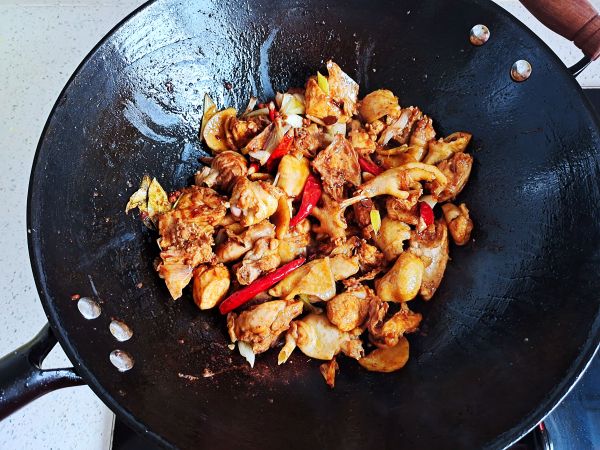 家常土豆炖鸡块