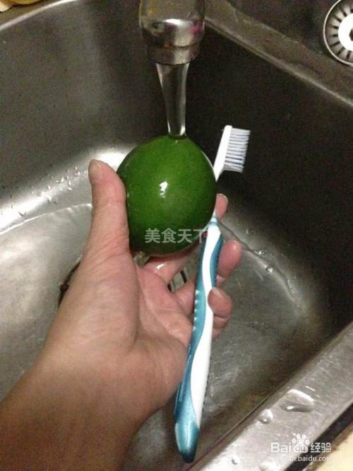 清火的蜂蜜柠檬水
