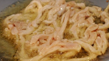 如何制作黑椒肉丝意面