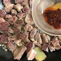 如何制作胡萝卜香炖牛腱