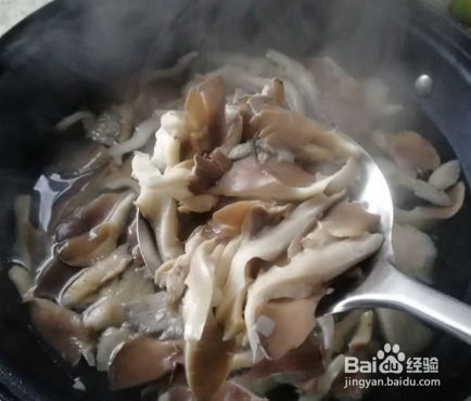 如何做平菇炒黄瓜