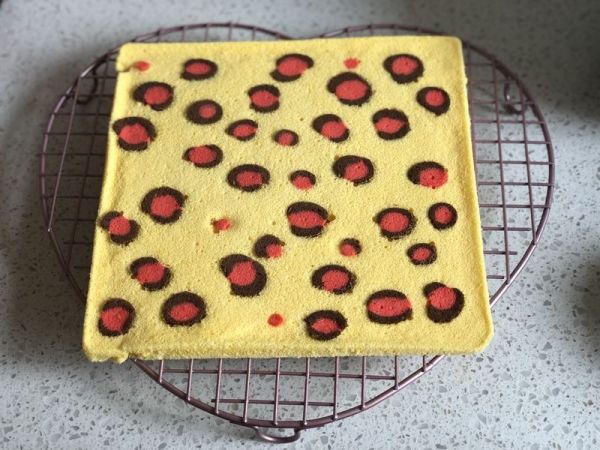 粉豹纹草莓蛋糕卷#松下多面美味#