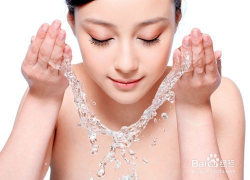 怎样去除下巴上的痘痘,也就是粉刺