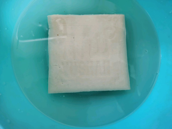 荸荠肉沫酿豆腐