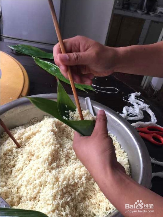 红豆糯米牛角粽
