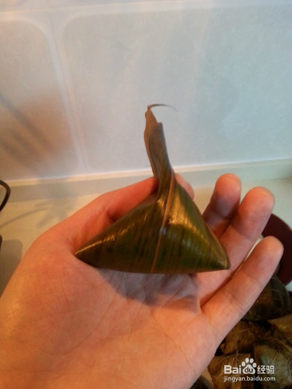 混着酒香与粽叶和糯米的香味