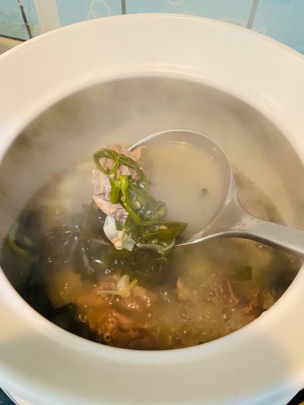 薏米冬瓜红豆脊骨除湿汤