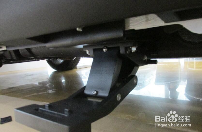 吉利博越脚踏板怎么安装