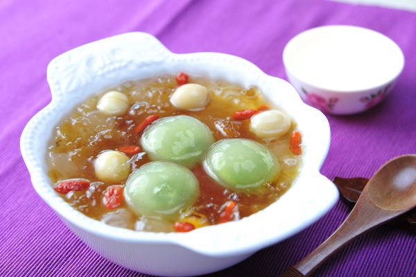 桃胶雪莲子抹茶汤圆