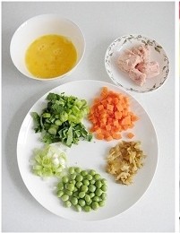 金枪鱼什锦炒饭