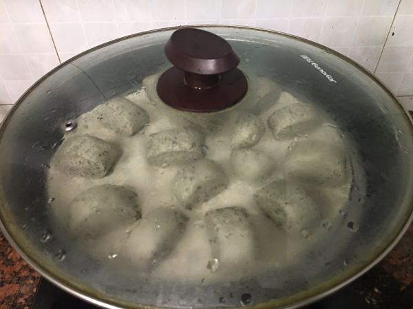 黑芝麻牛奶馒头