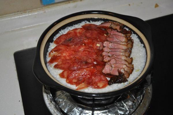 腊味双拼煲仔饭