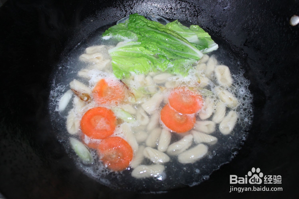 猫耳面火腿杂蔬汤