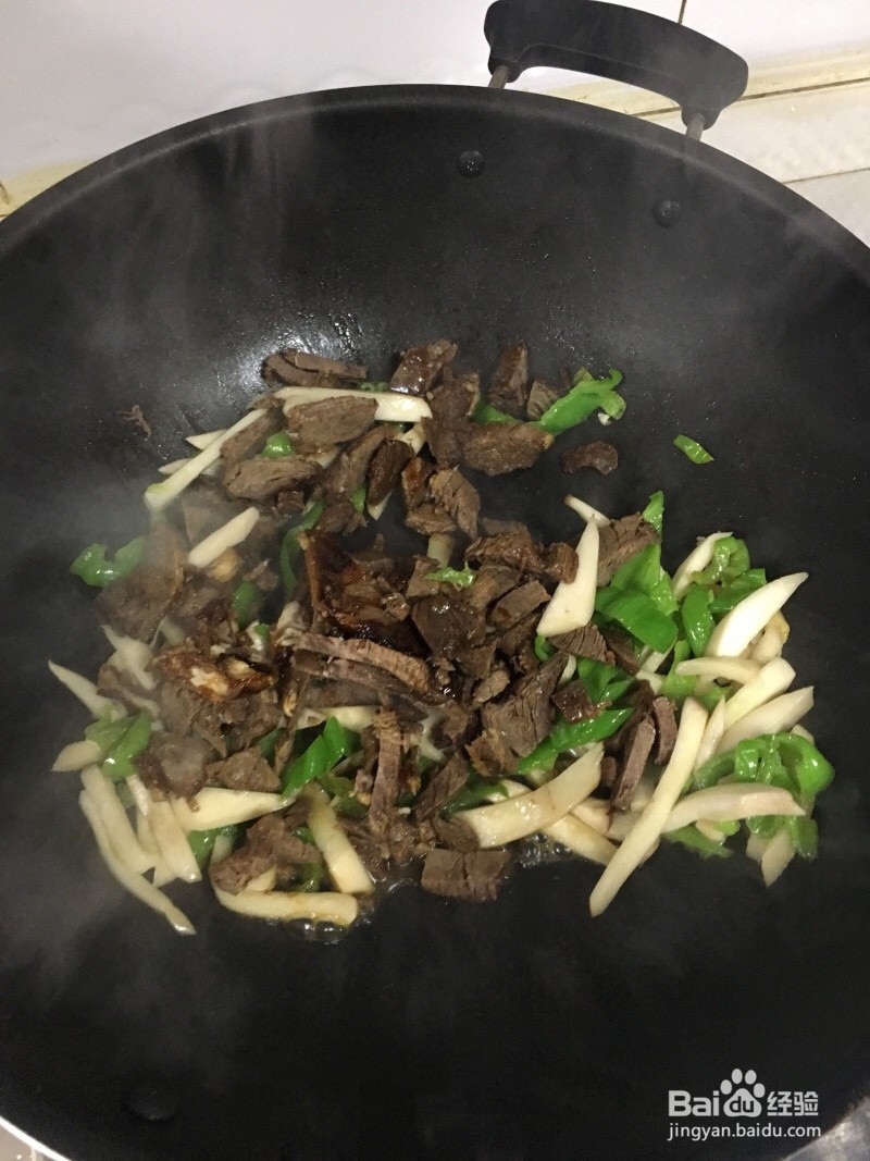 令人欲罢不能的杏鲍菇干切牛肉