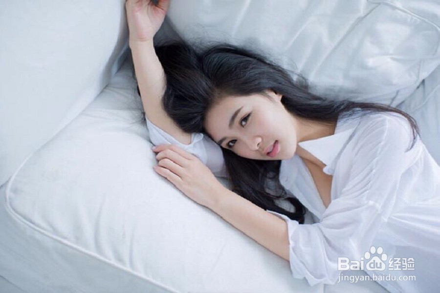 如何清理干净衣服上的笔迹