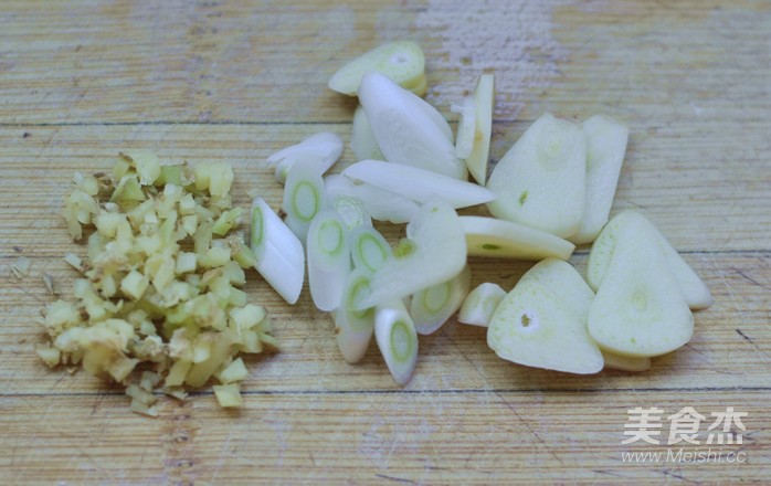 番茄金针菇菌汤