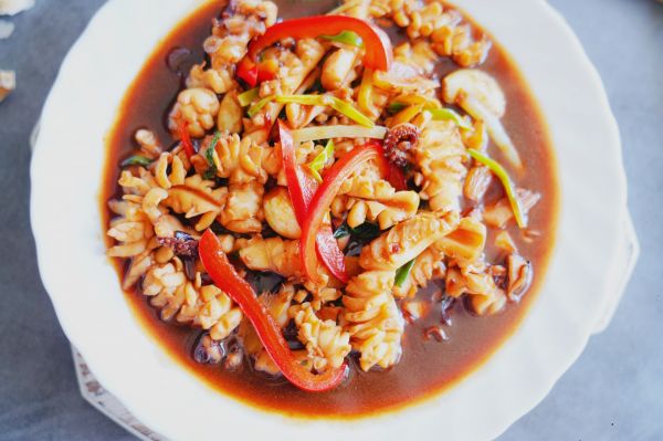 葱爆本港大鱿鱼