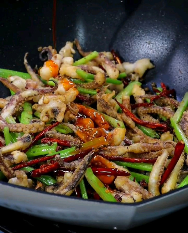 特色干煸鱿鱼须