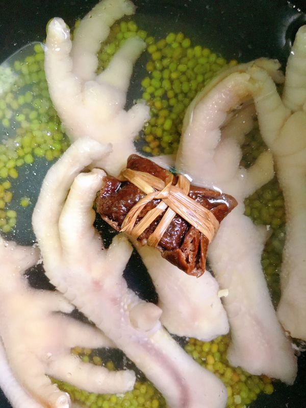 消暑鸡脚绿豆汤