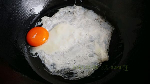 蒜辣肉酱黄瓜蛋