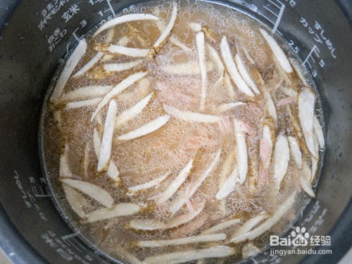 电饭锅做鲔鱼牛蒡炊饭