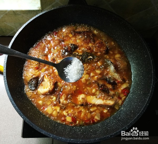 泡儿菜烧草鱼的做法