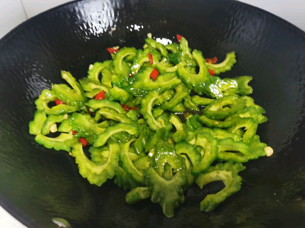 苦瓜炒五花肉片