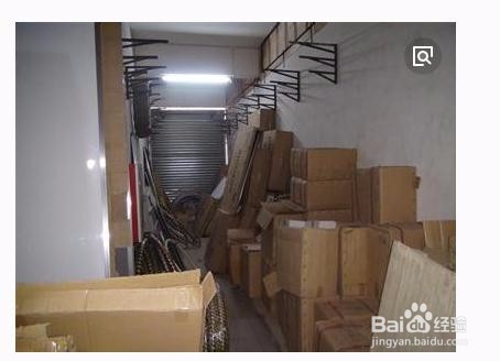 有人霸占同一楼的公共空间怎么办