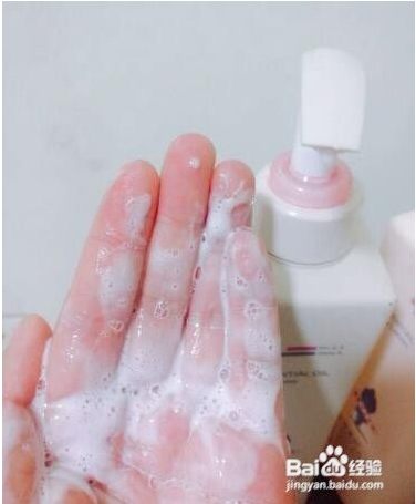 日常知识：用阿道夫洗发水洗发的最佳时间段介绍