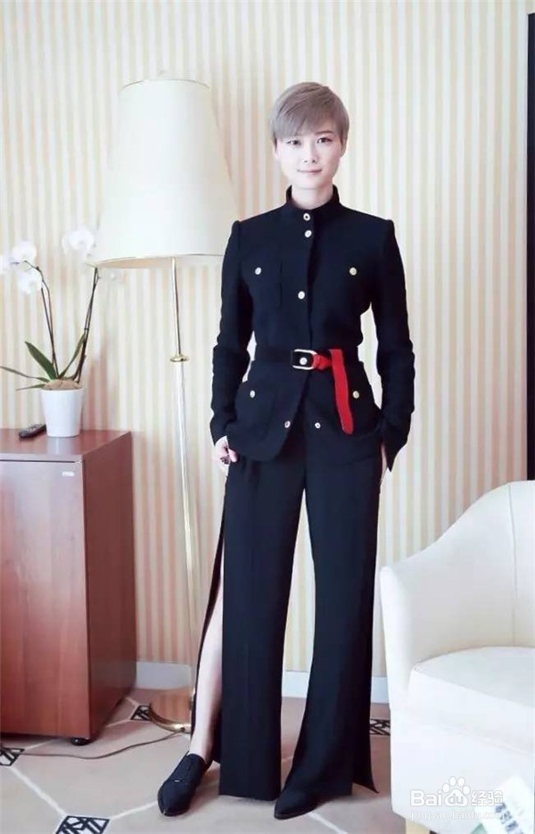 裤子开衩了？小宋佳李宇春教你这样穿更时尚！