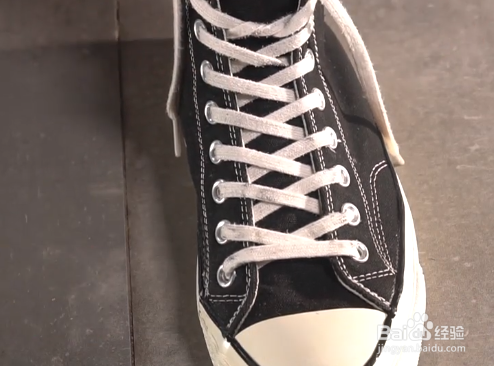 如何隐藏鞋带